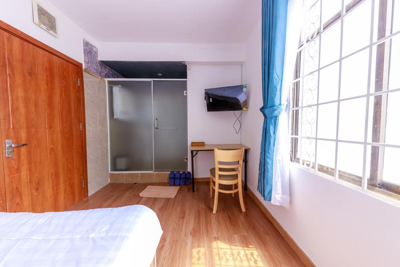 Venus Hotel & Massage - Bui Vien Walking Street Ho Chi Minh City Bagian luar foto