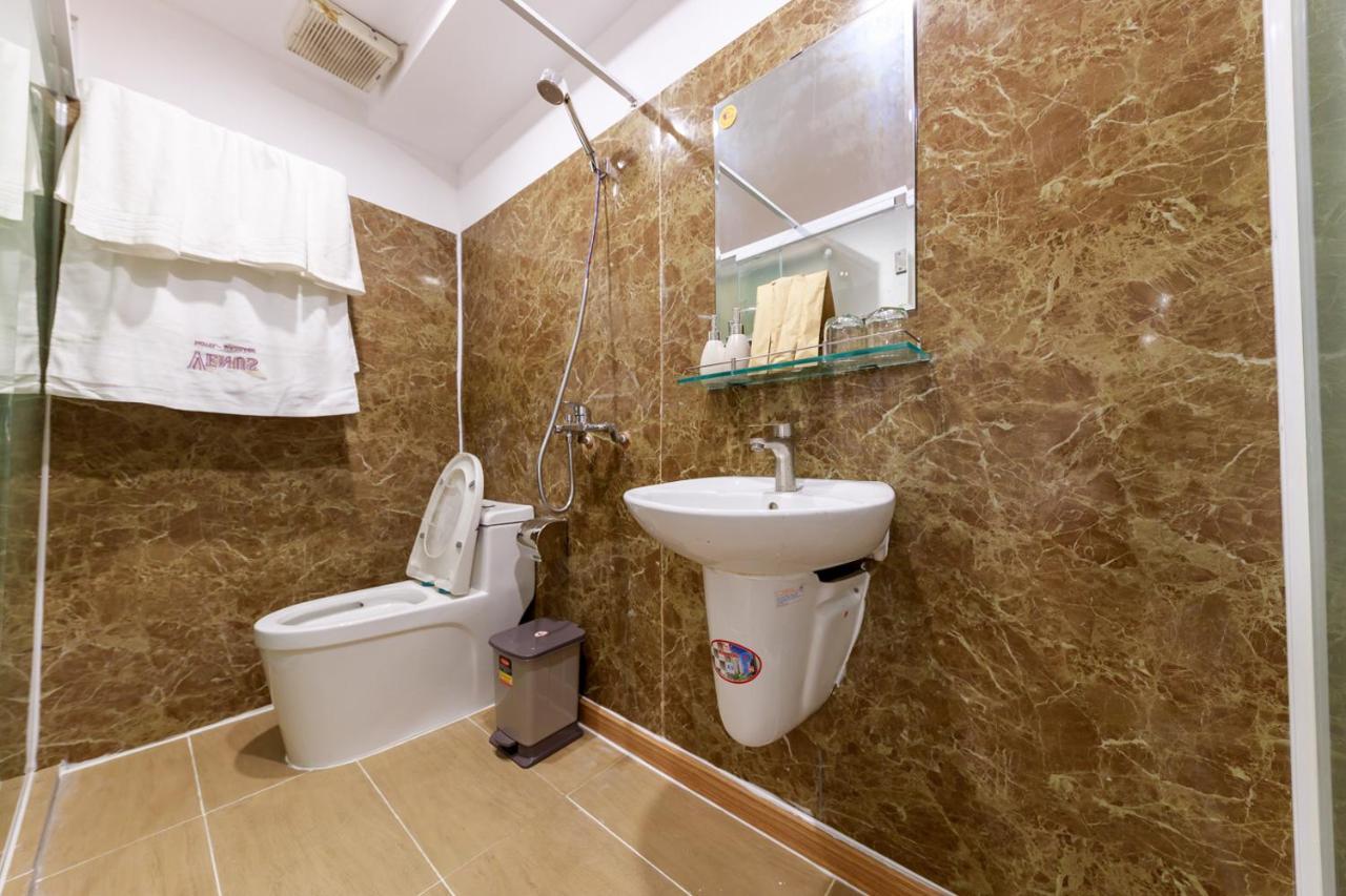 Venus Hotel & Massage - Bui Vien Walking Street Ho Chi Minh City Bagian luar foto